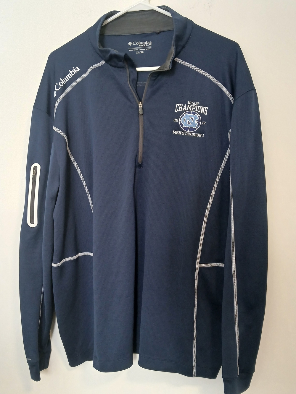Columbia Golf UNC Tarheels Champions Performance Quarter-Zip